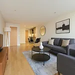 Modern 1 Bed Flat In Greenwich